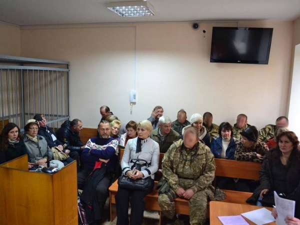 Фото В'ячеслава Гусакова. Підтримати Євгена Іваніщева прийшли активісти Херсонського євромайдану