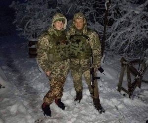Людмила Колесніченко з чоловіком-військовослужбовцем на бойовому посту 